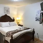 Home Away From Home-Hillcrest, Queen Elizabeth Park