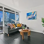 Stunning 1 Bed In Yaletown Panoramic Views