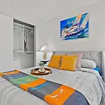 Stunning 1 Bed In Yaletown Panoramic Views