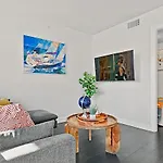 Stunning 1 Bed In Yaletown Panoramic Views