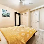 Cozy 1Bedroom Suite Near Downtown