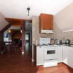 Commercial Drive Accommodations