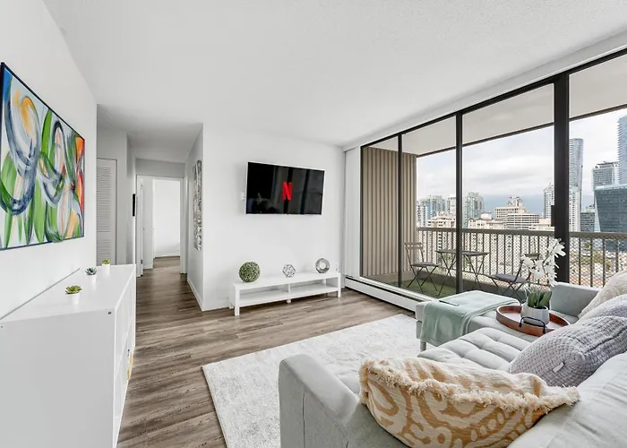 Elegant 2Br Downtown Apartment Offering Unmatched City & Mountain Vistas