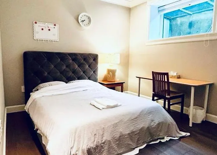 Downstairs Room With Shared Washroom In Luxury House