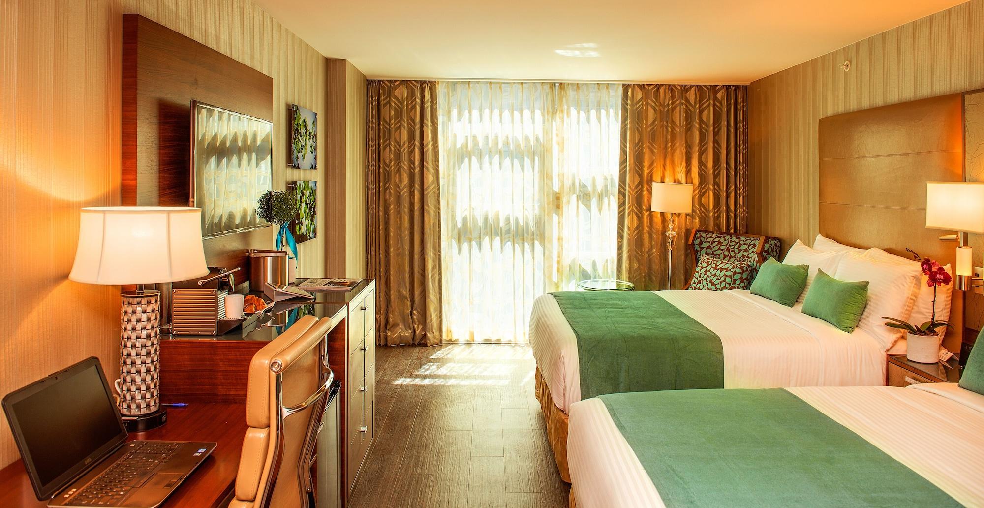 Blu Hotel Vancouver