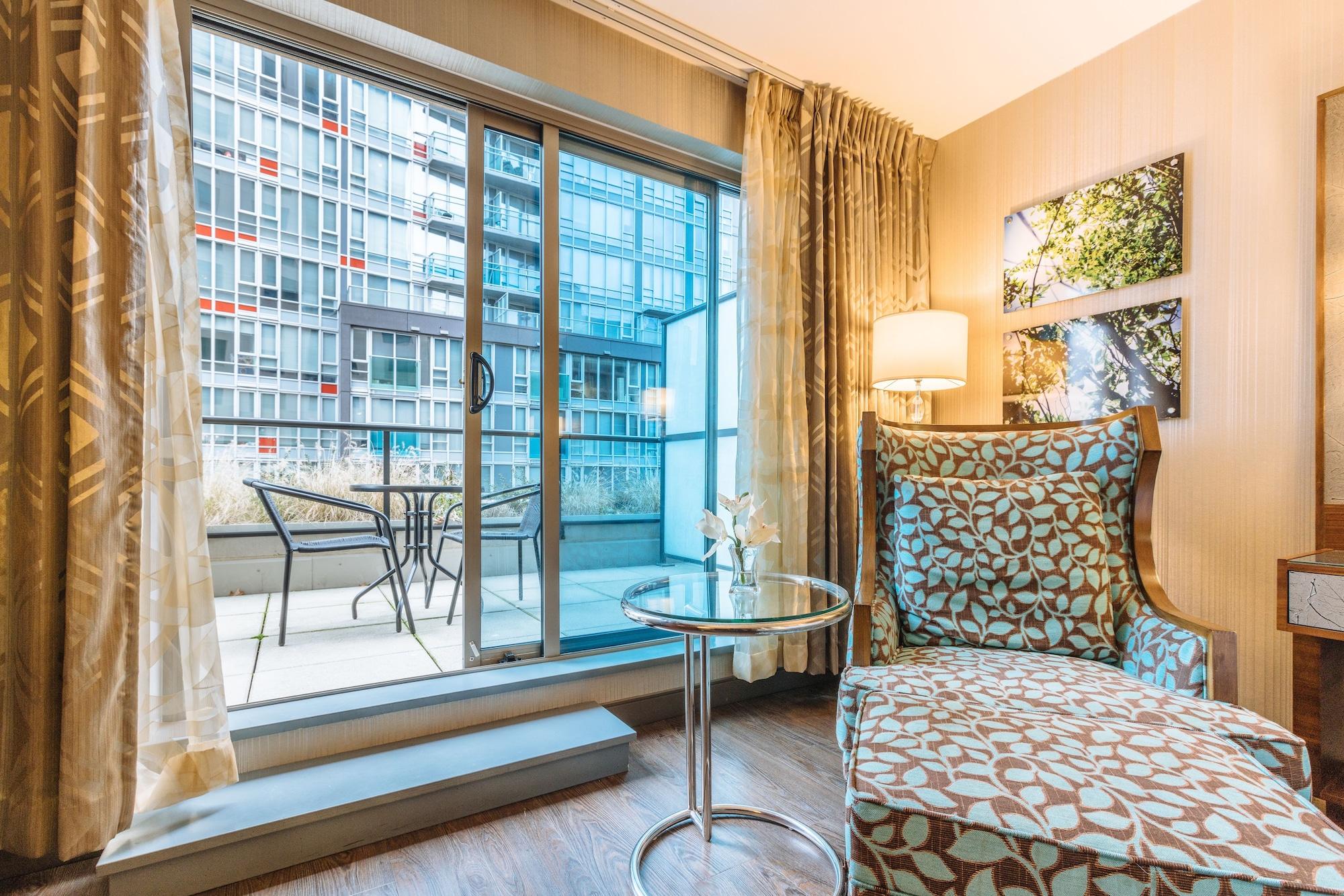 Blu Hotel Vancouver