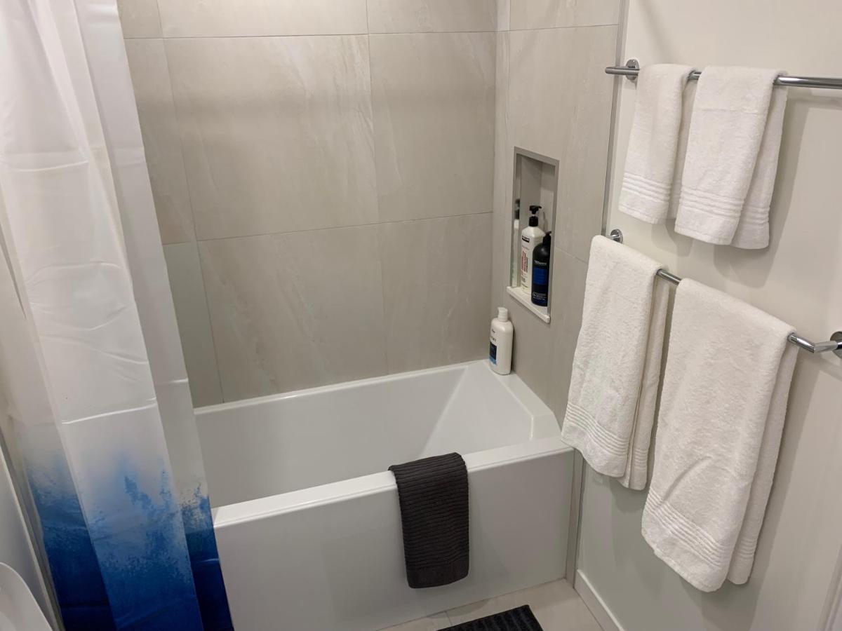 One Bed Close To Downtown *