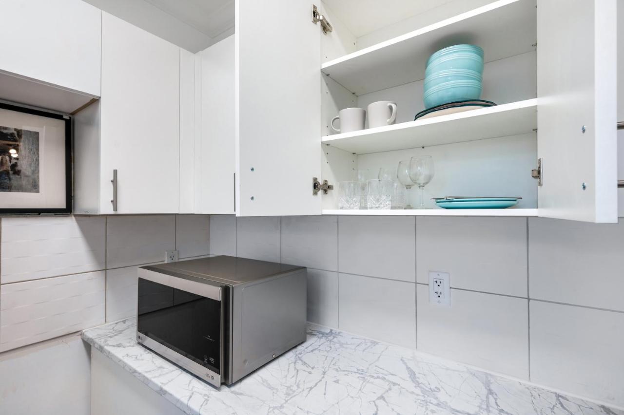 Explore From Deluxe 2b/1b Basement *