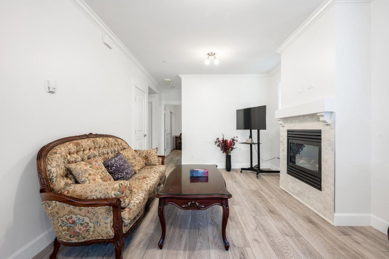 Explore From Deluxe 2b/1b Basement Holiday home Vancouver