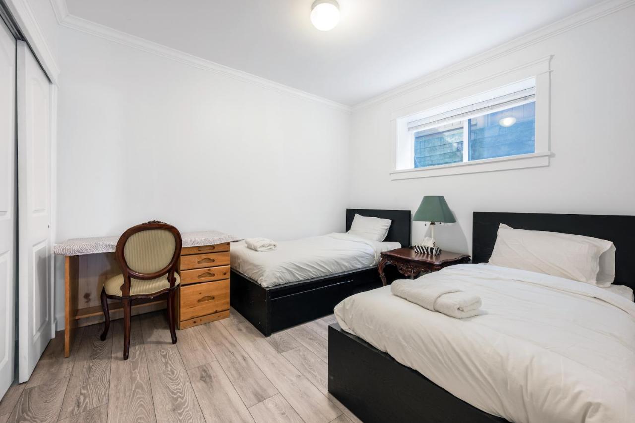 Holiday home Explore From Deluxe 2b/1b Basement Vancouver