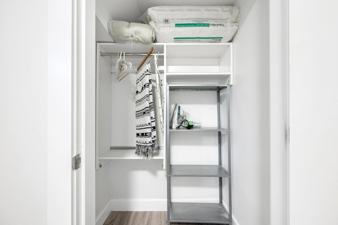 Explore From Deluxe 2b/1b Basement Holiday home Vancouver