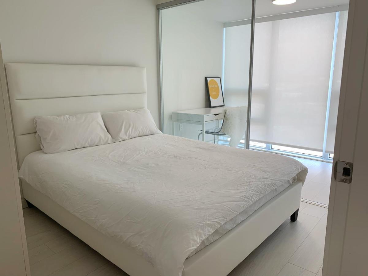 One Bed Close To Downtown Apartment *