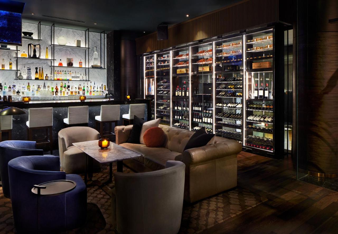 Paradox Hotel Vancouver Hotel 4*