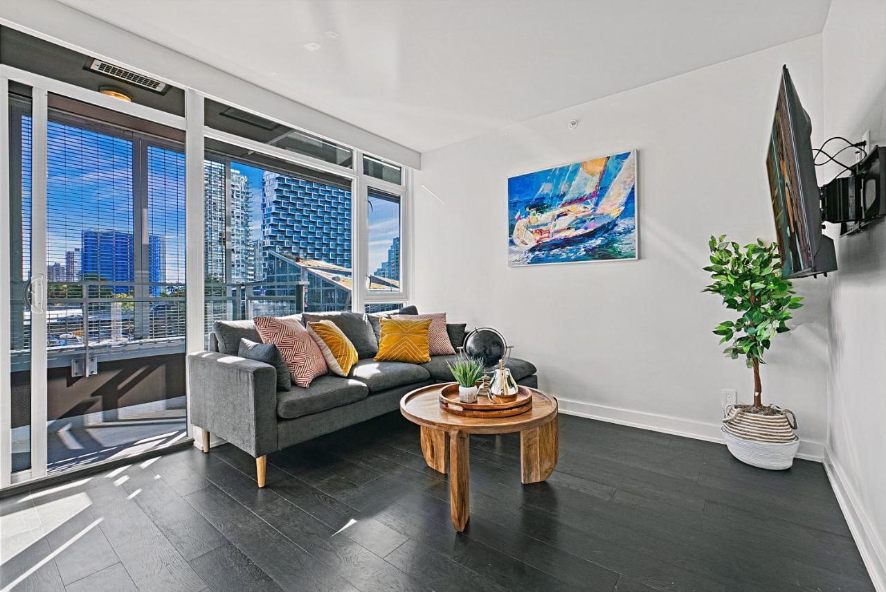 Stunning 1 Bed In Yaletown Panoramic Views *