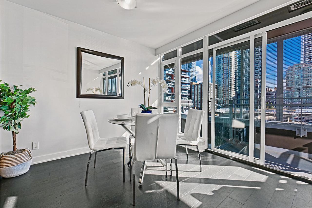 Stunning 1 Bed In Yaletown Panoramic Views Apartment Vancouver