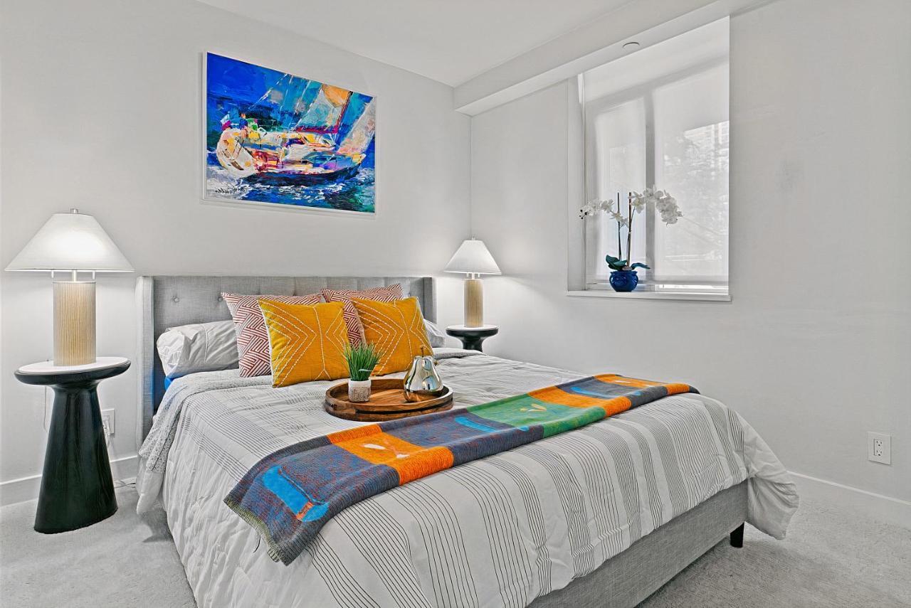 Stunning 1 Bed In Yaletown Panoramic Views