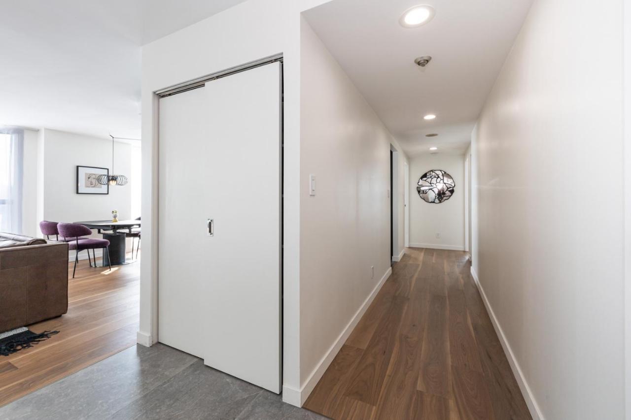 Apartment Amazing Location - 2bdrm/2bath - Right On Robson