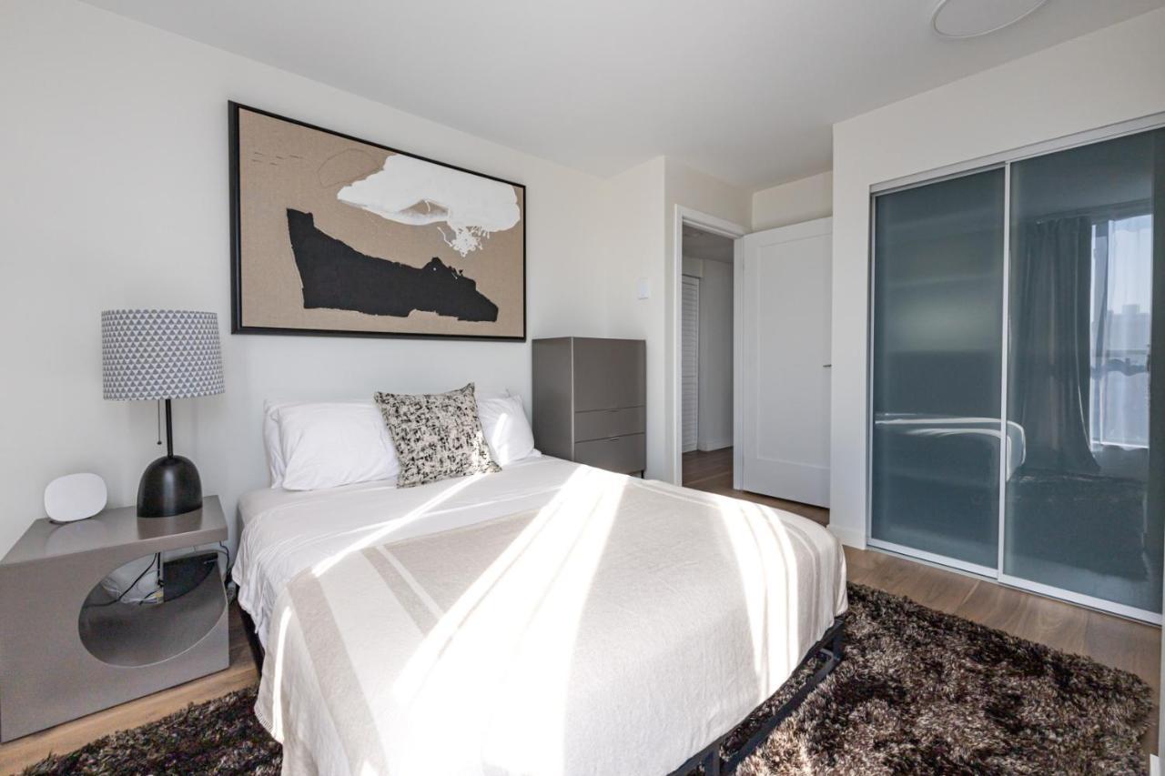 Amazing Location - 2bdrm/2bath - Right On Robson * Vancouver