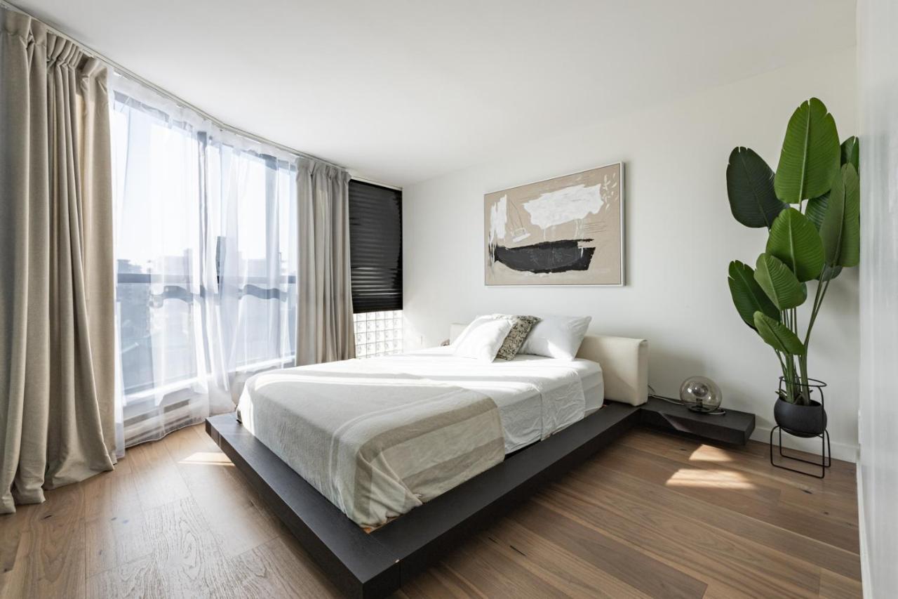 Amazing Location - 2bdrm/2bath - Right On Robson * Vancouver