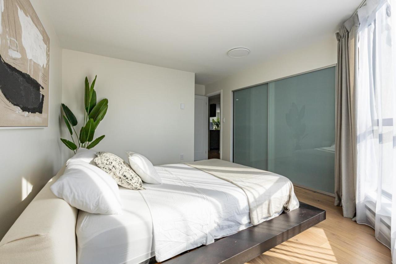 Amazing Location - 2bdrm/2bath - Right On Robson Vancouver