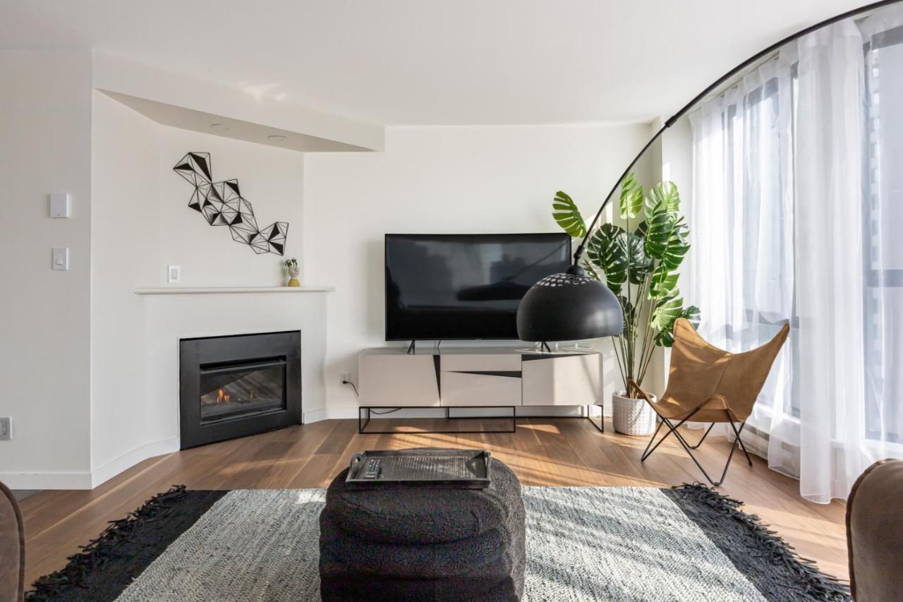 Amazing Location - 2bdrm/2bath - Right On Robson *