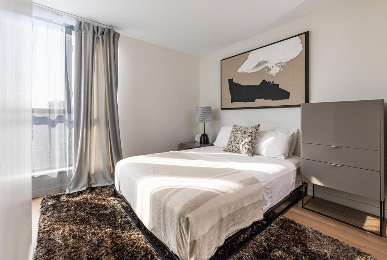 Amazing Location - 2bdrm/2bath - Right On Robson Vancouver