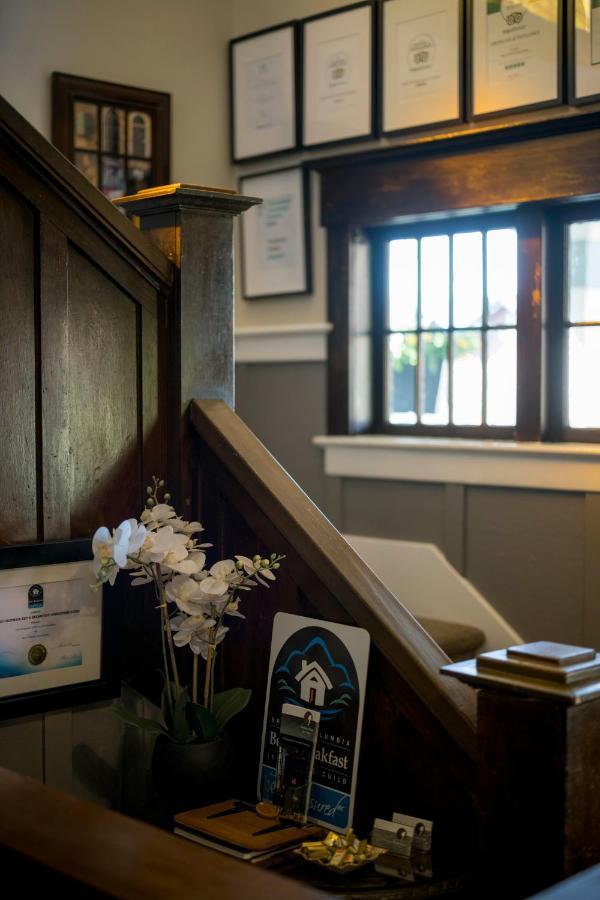 The Ivy On Parker 4*
