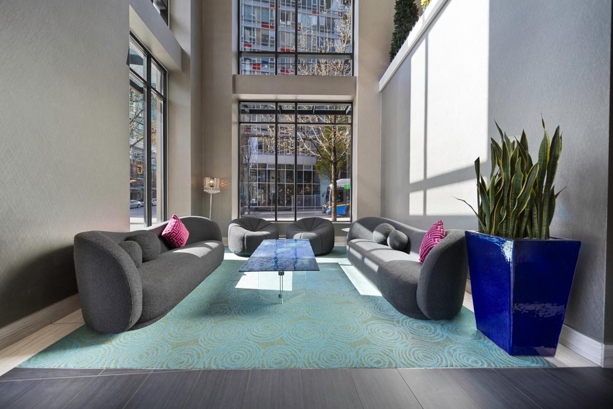 Blu 4* Vancouver