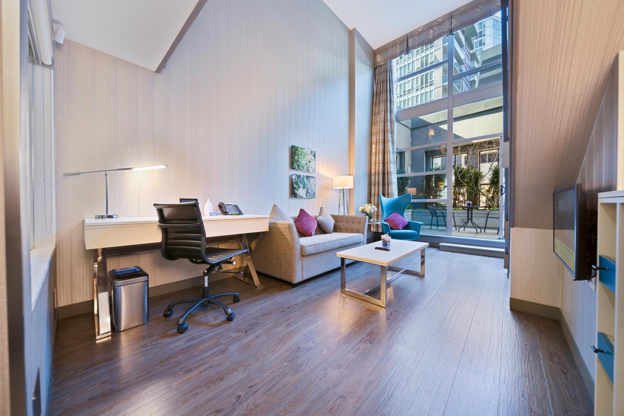 Blu Hotel Vancouver
