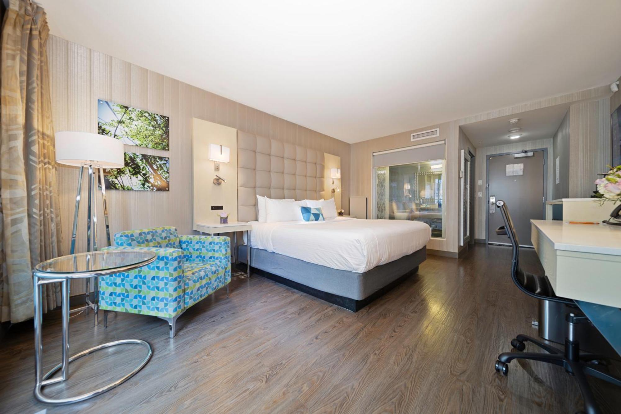 Blu 4* Vancouver