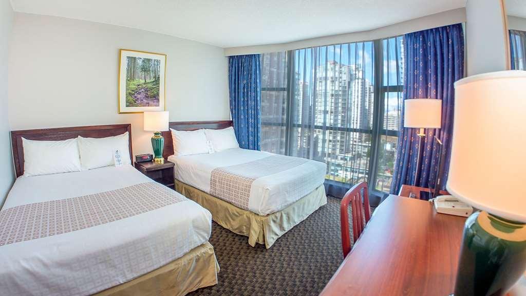 Hotel Rosedale On Robson 3*