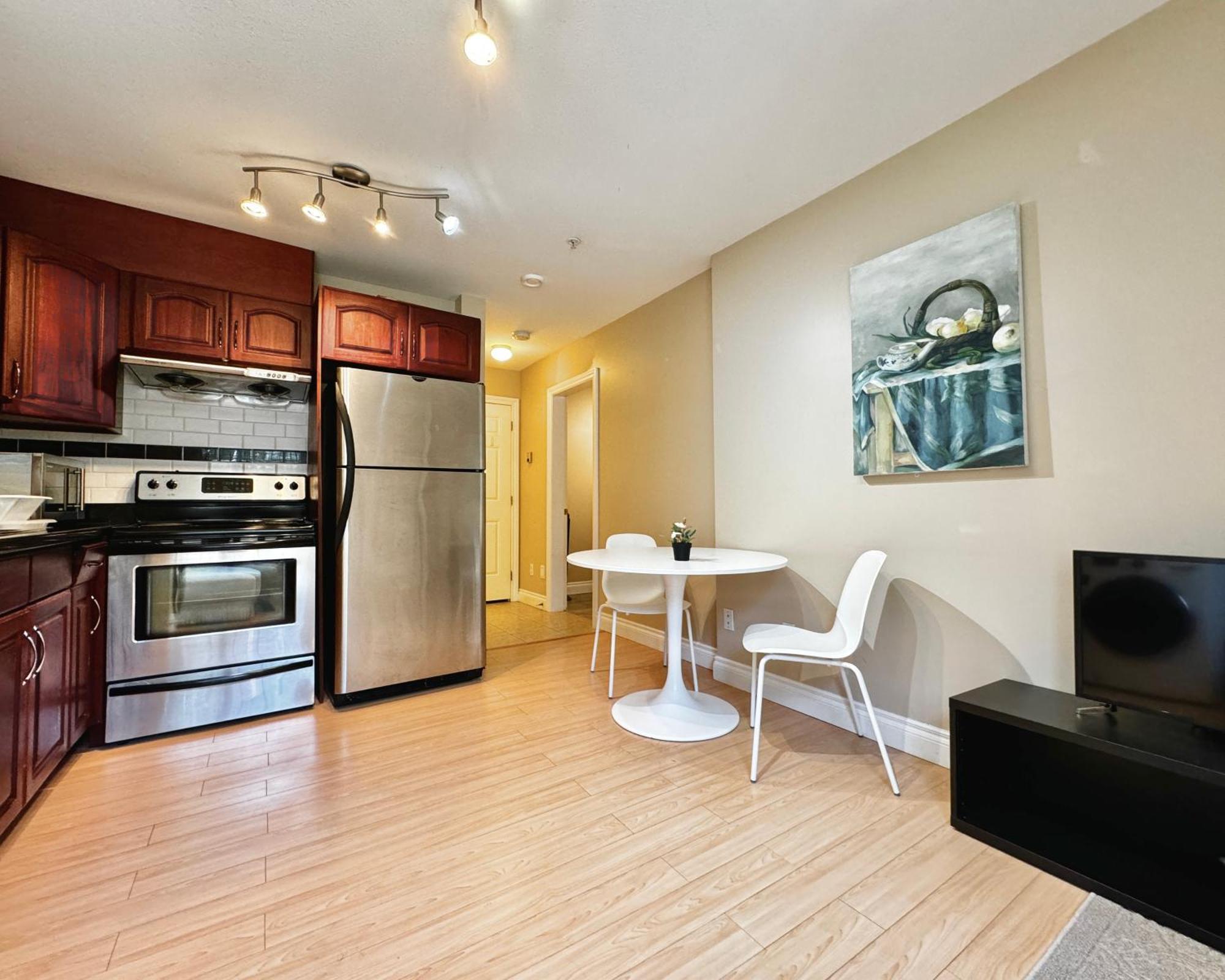 Cozy 1bedroom Near Downtown Apartment *