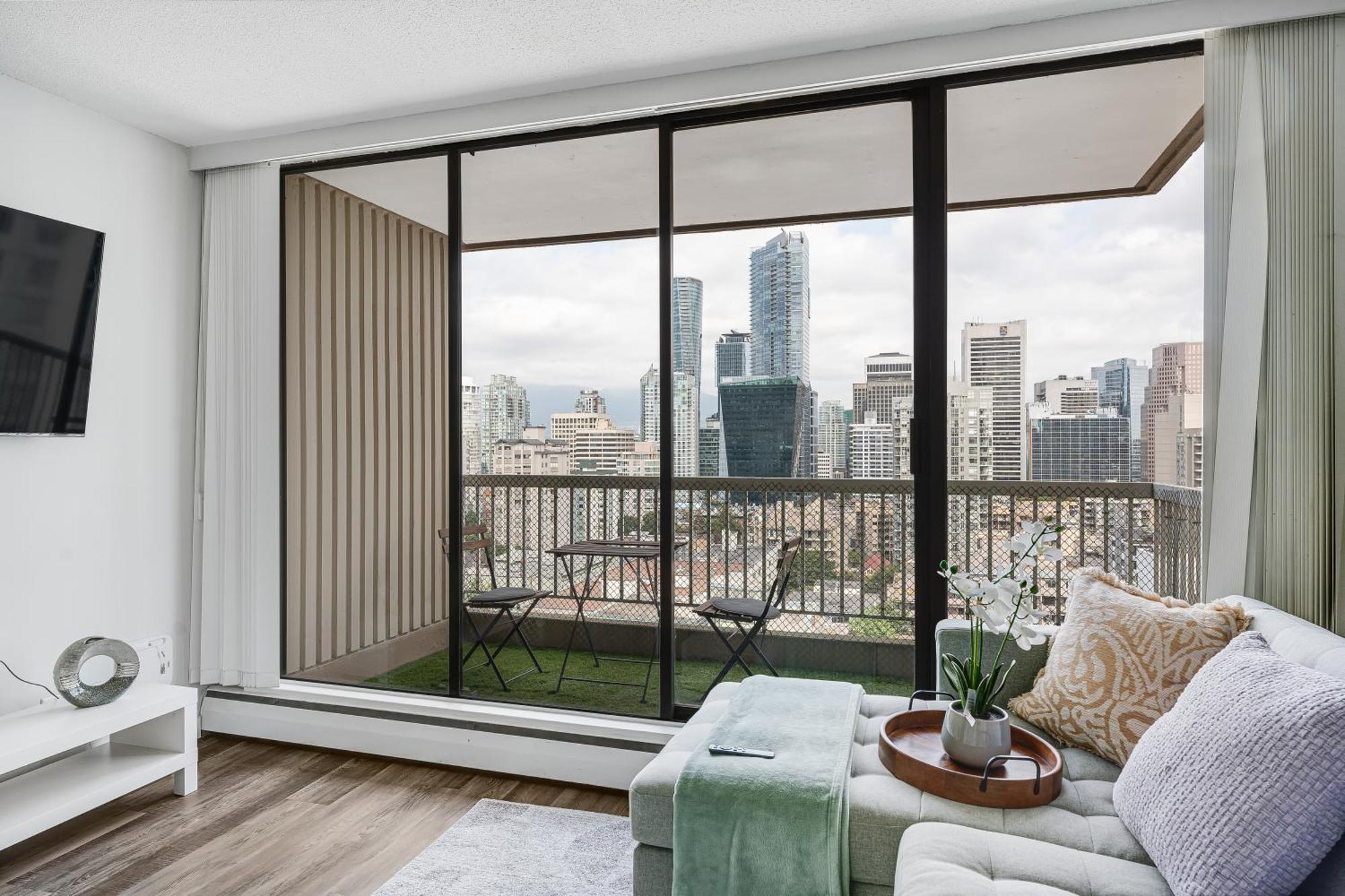 Elegant 2br Downtown Offering Unmatched City & Mountain Vistas
