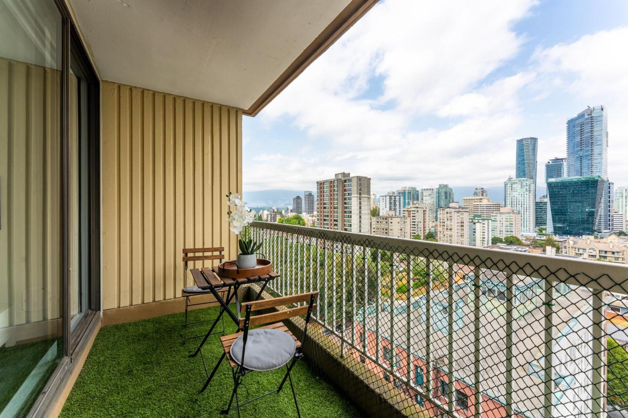 Elegant 2br Downtown Offering Unmatched City & Mountain Vistas