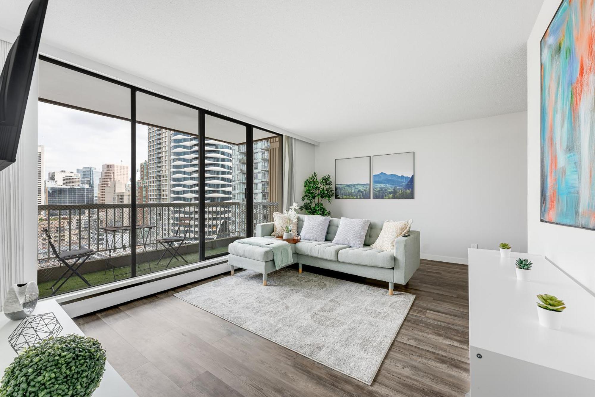 Apartment Elegant 2br Downtown Offering Unmatched City & Mountain Vistas