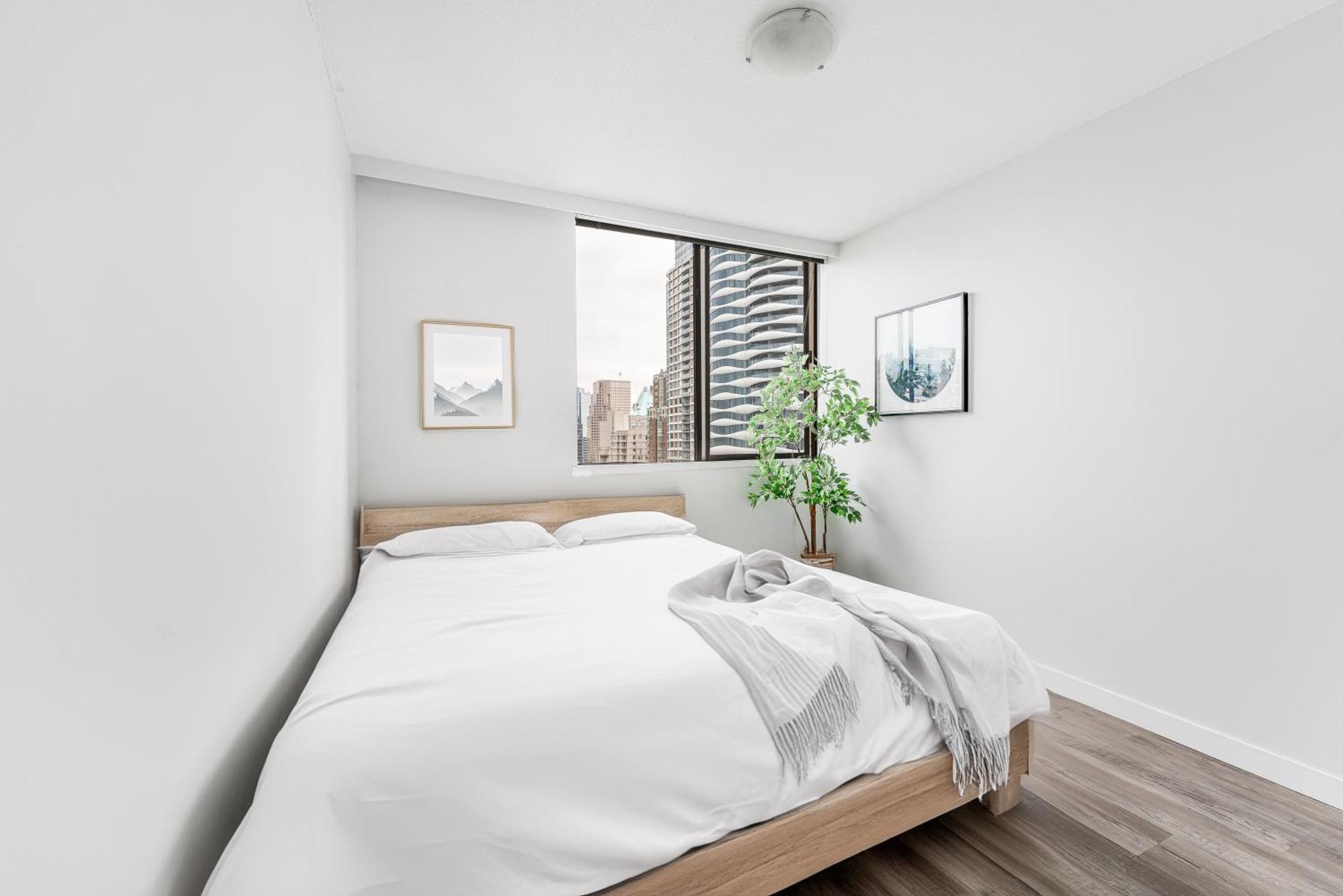 Apartment Elegant 2br Downtown Offering Unmatched City & Mountain Vistas
