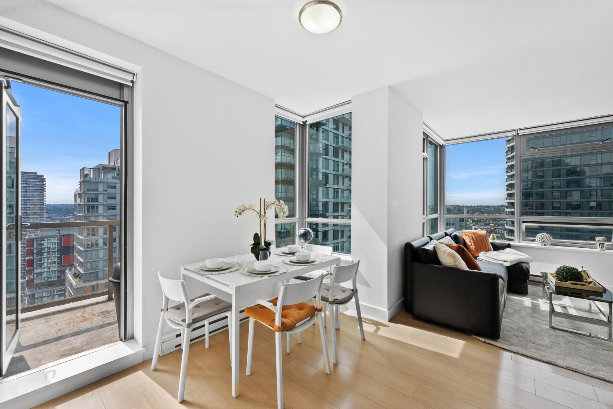 Luxury Two-bedroom With Stunning City And Ocean Views Apartment *