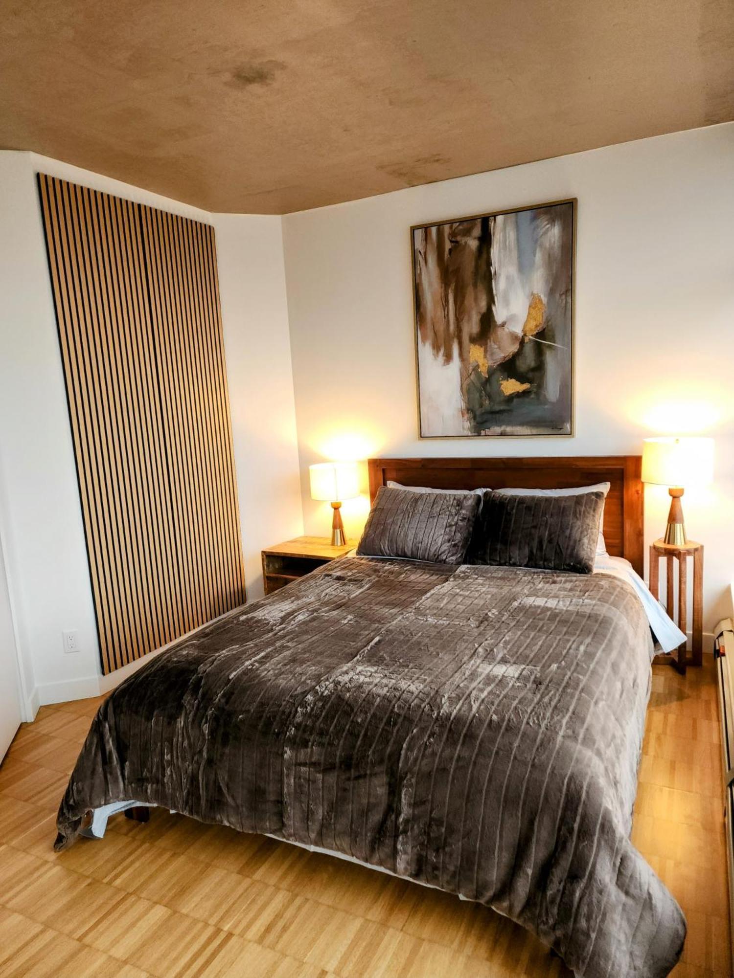 Luxury Downtown Apartment Vancouver