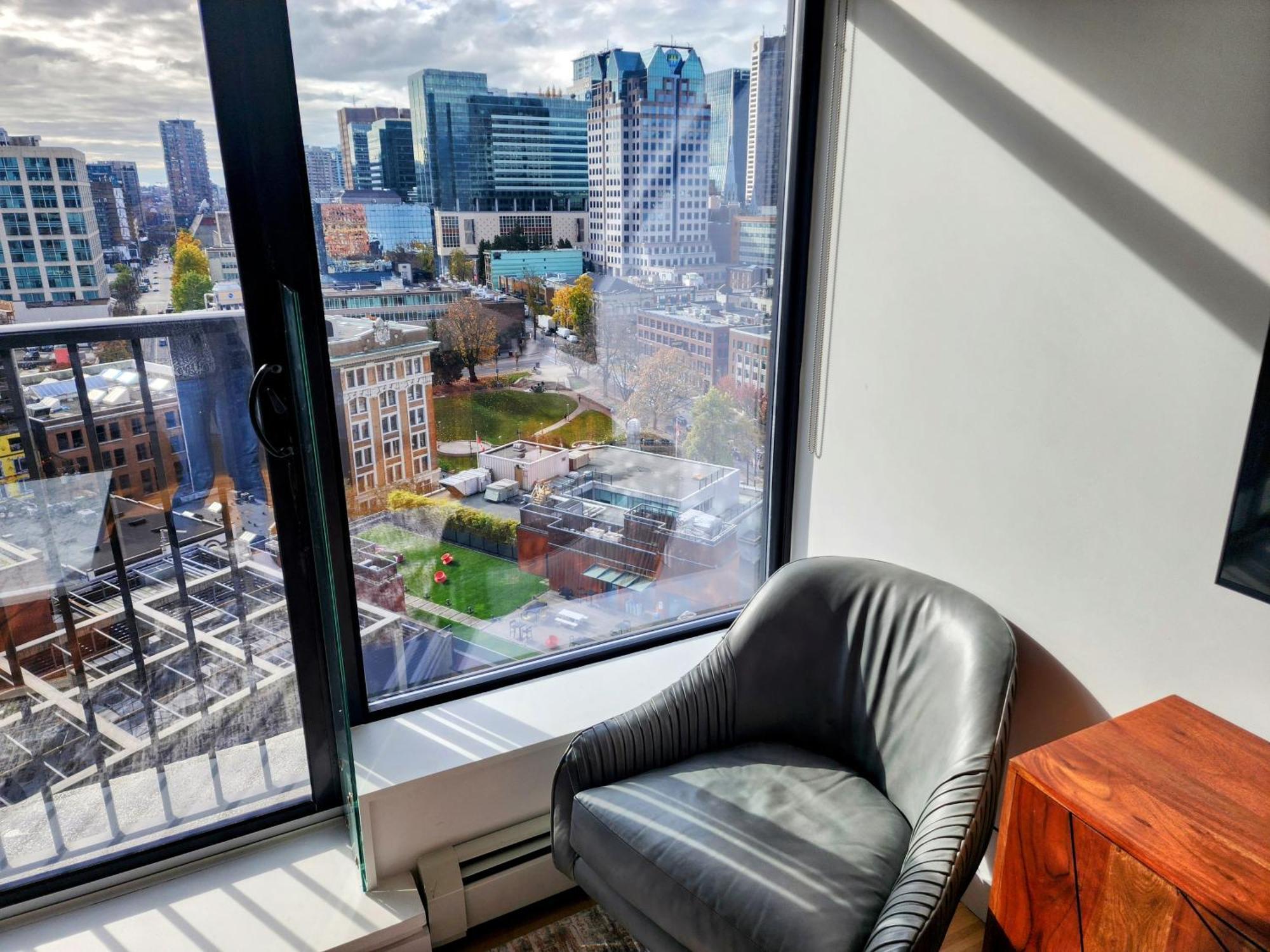 Luxury Downtown *
