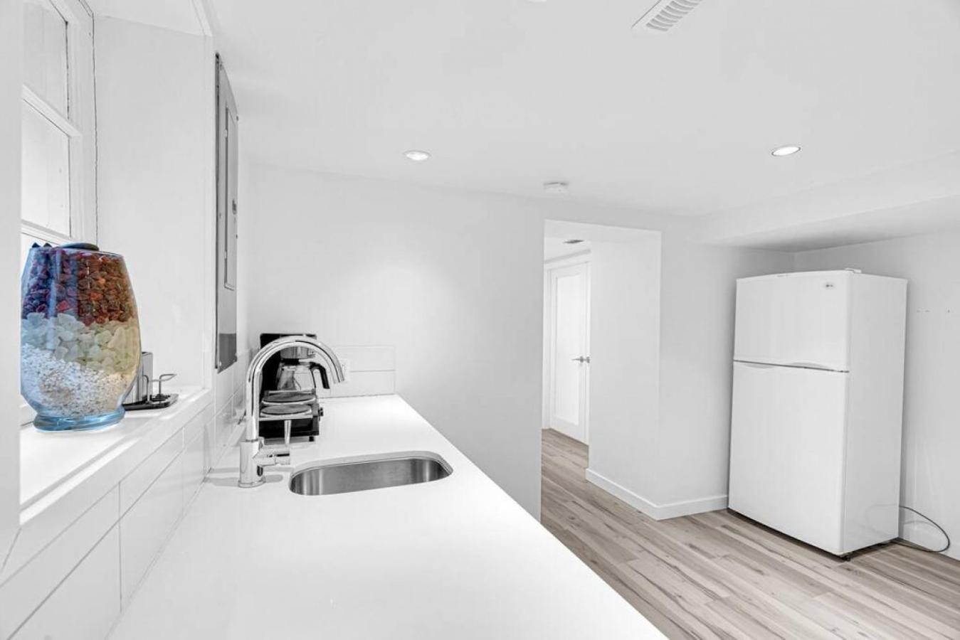 Comfortable 2-bed Near Ubc