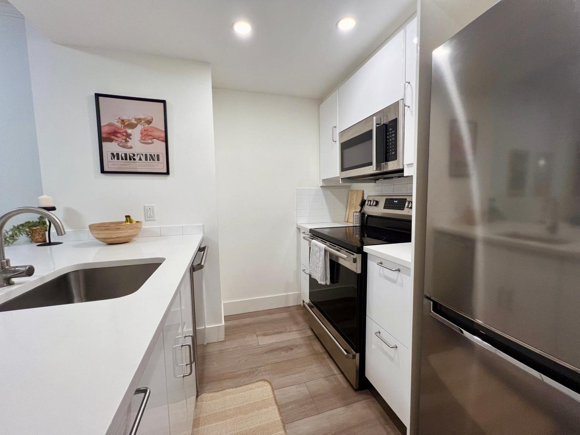 Stunning Skyline Views In A Cozy And Stylish Abode * Vancouver