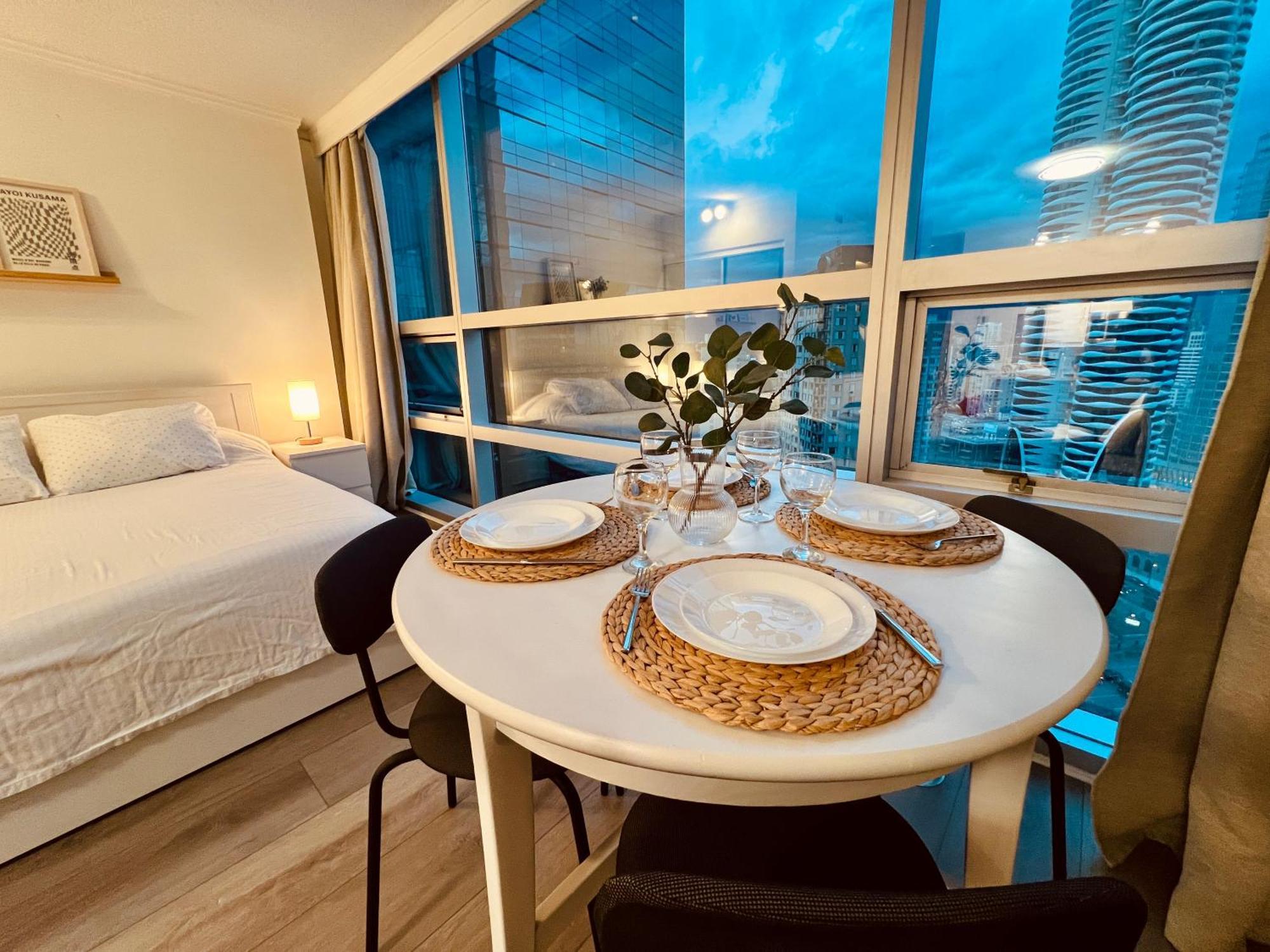 Apartment Stunning Skyline Views In A Cozy And Stylish Abode *