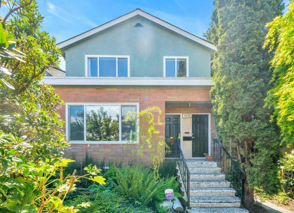 Charming East Near Dt And Commercial St Holiday home
