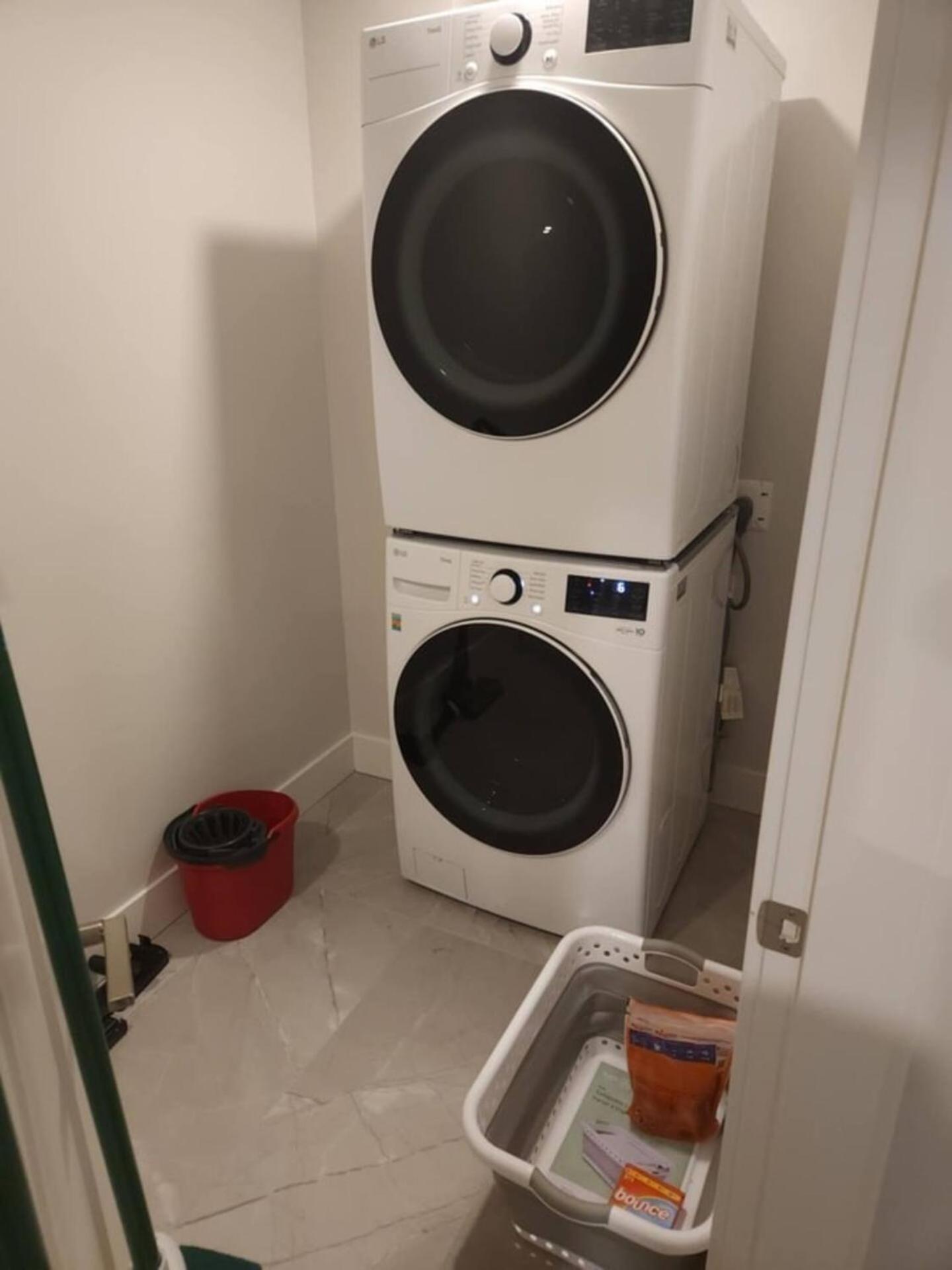 3-premium Oak Street *