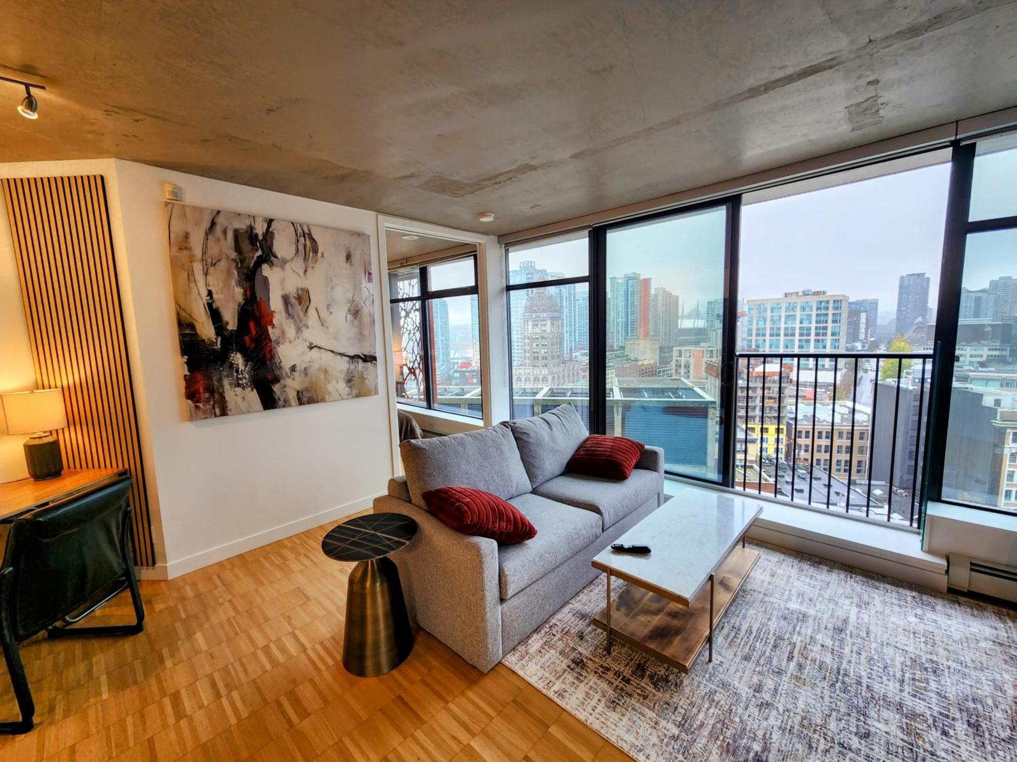 Luxury Downtown *