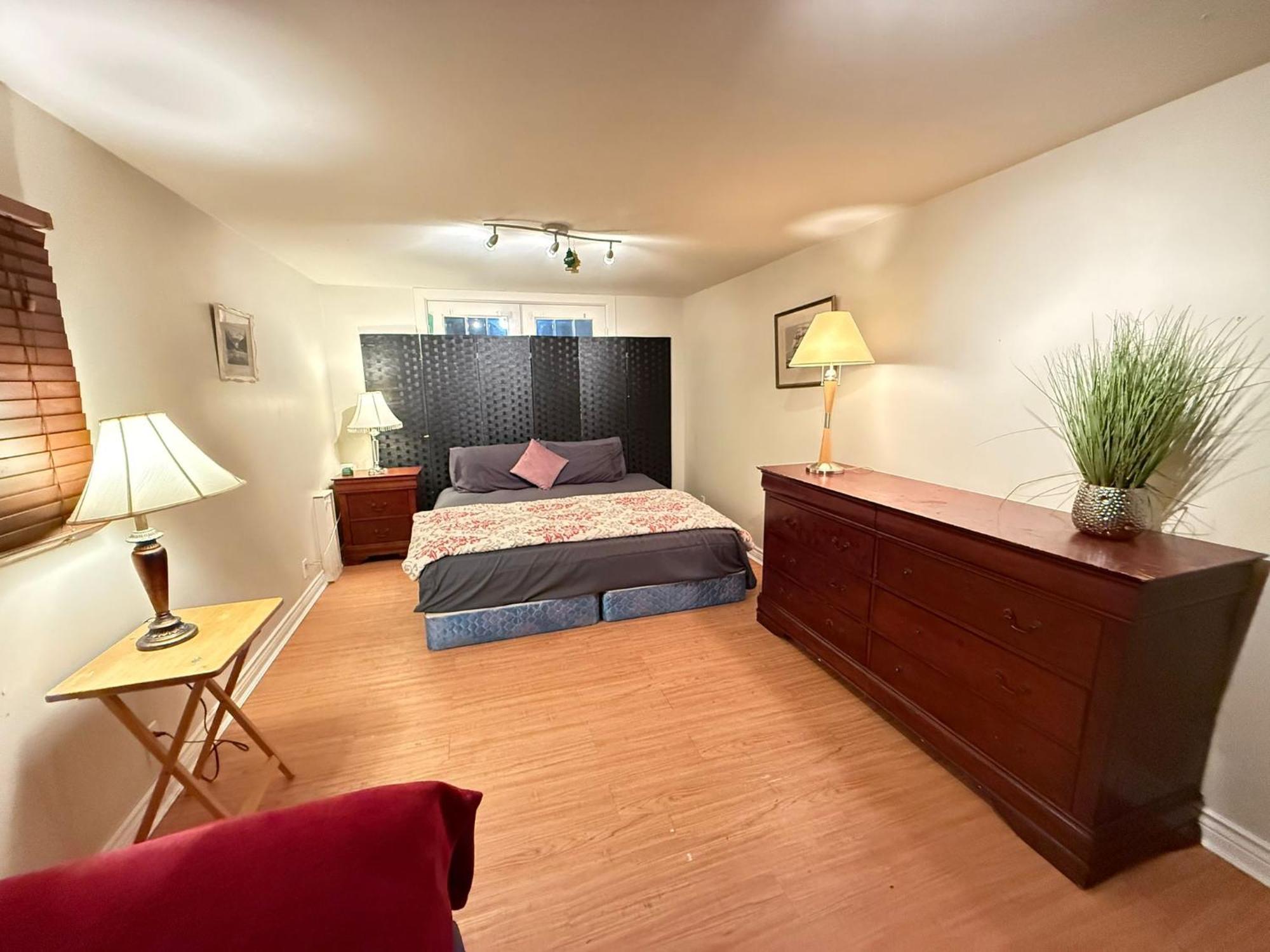 Cozy Private Near Downtown, & Ubc
