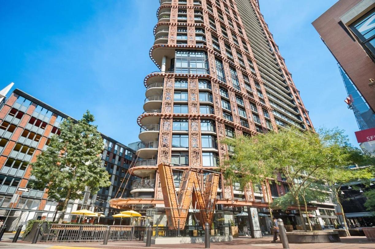 Luxury Downtown Apartment *