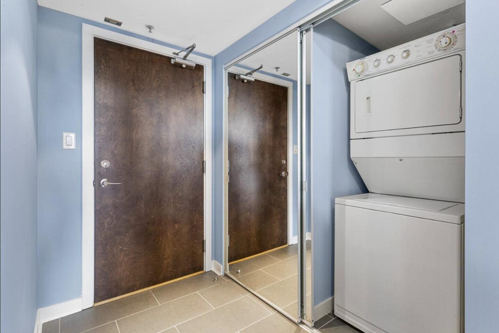 Spacious 1br&office,views,freeparking,amenities Apartment