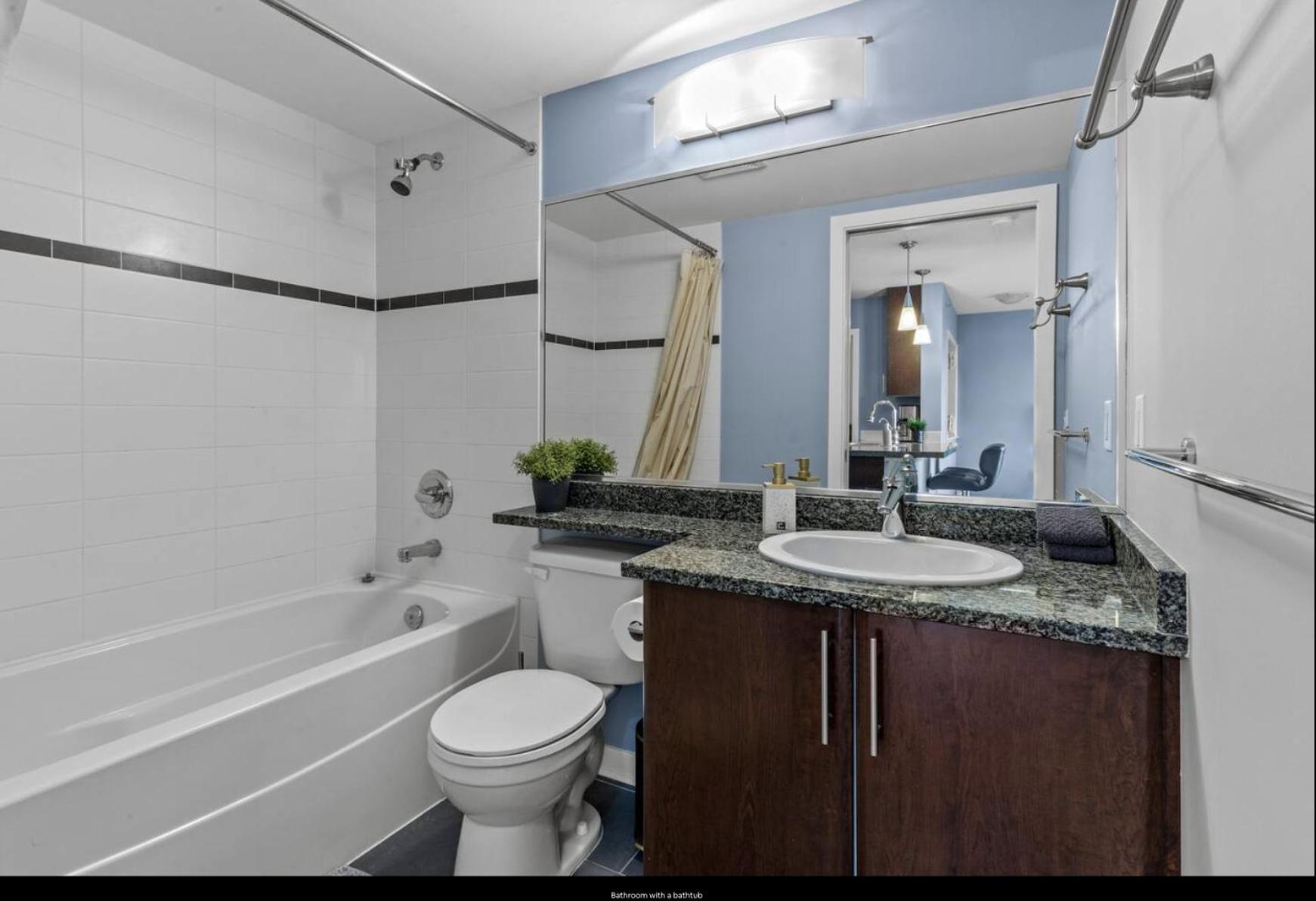 Apartment Spacious 1br&office,views,freeparking,amenities *