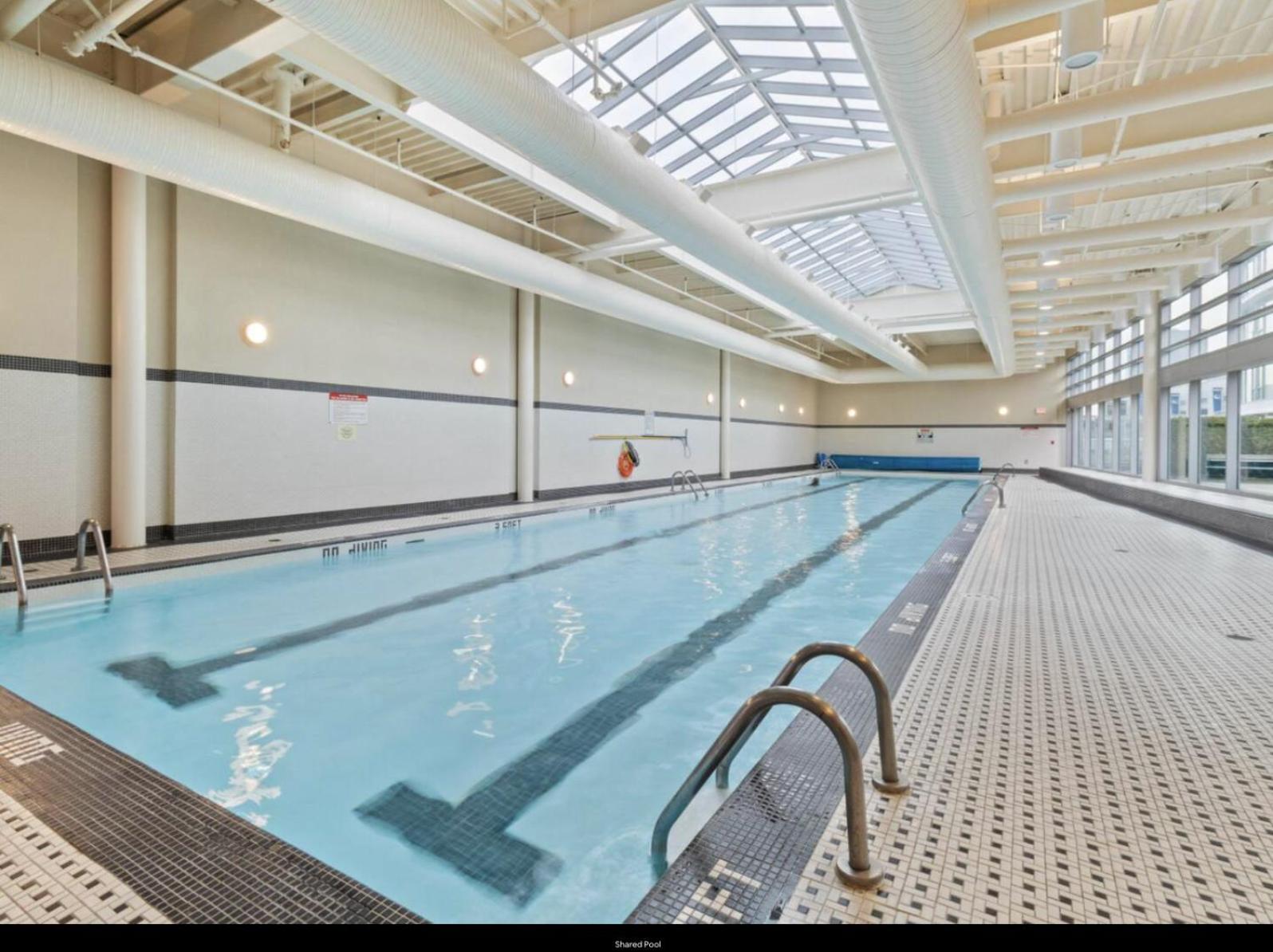 Spacious 1br&office,views,freeparking,amenities